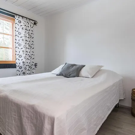 Juurakkopirtti By Interhome * קאורו